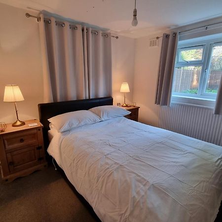 Beautiful Double Room In Acton, West Londen Buitenkant foto